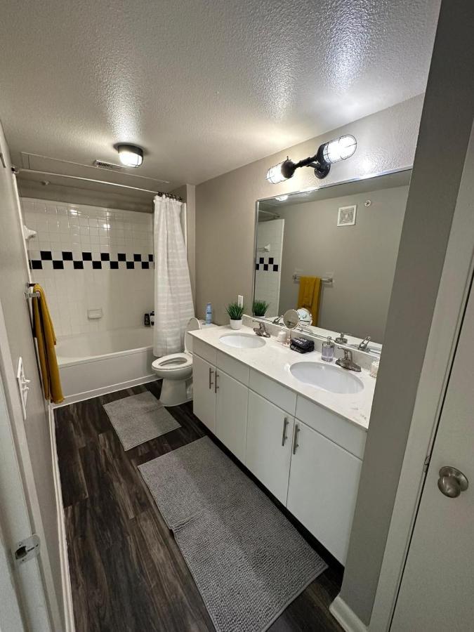 Charming 1,100 Sq Ft Near To The Shops At Legacy